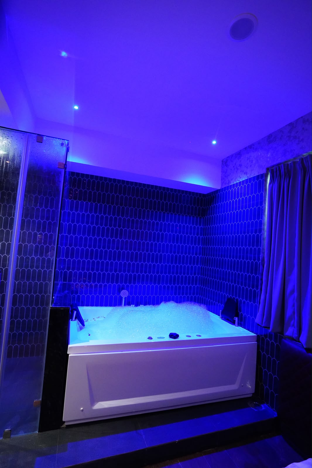 Luxury jacuzzi at Aeris Spa Hebbal